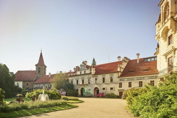 Průhonický zámek, kašna, kostel, Průhonický park