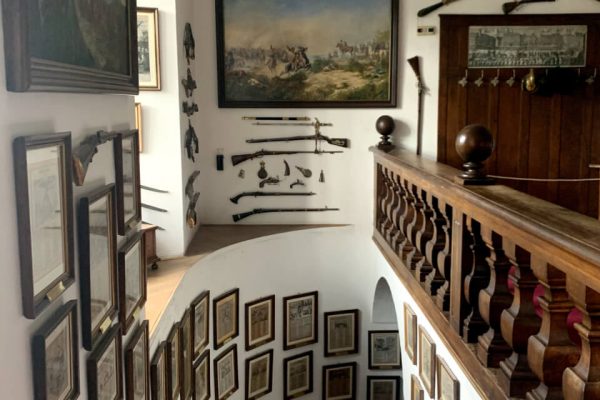 Vstupní schodiště do expozice hradu Český Šternberk