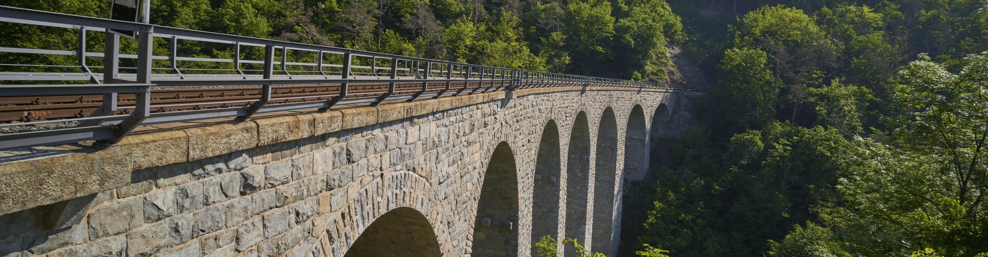 Železniční viadukt Žampach