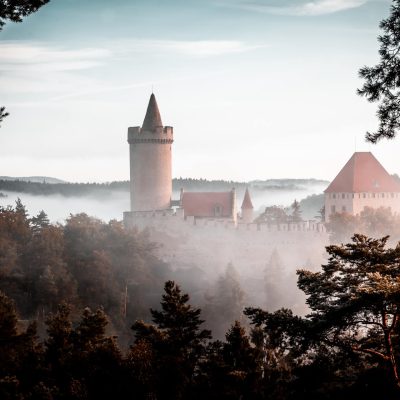 Hrad Kokořín v mlze
