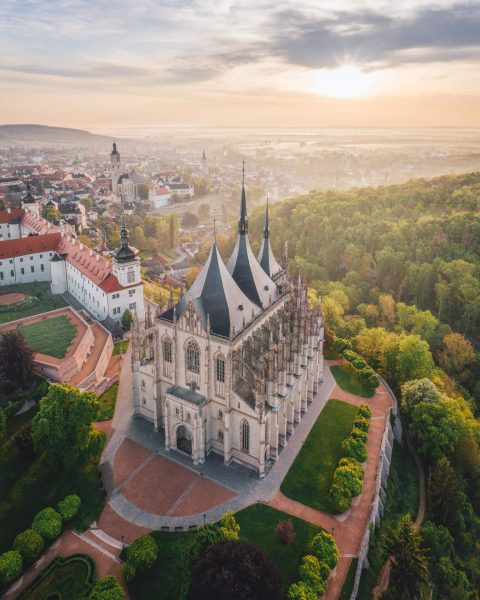 Kutná Hora, Chrám sv. Barbory, exteriér