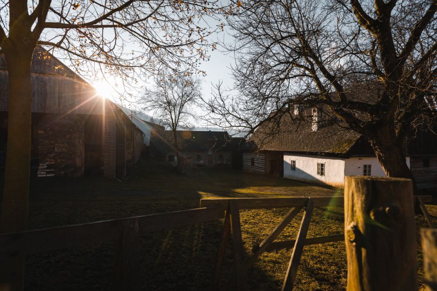 Hamousův statek ve Zbečně