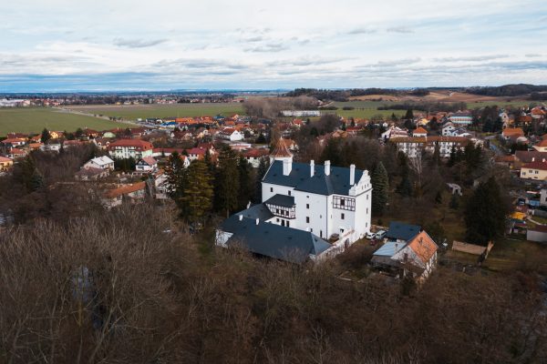 Letecký pohled na zámek Radim