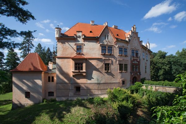 Zámek Vrchotovy Janovice