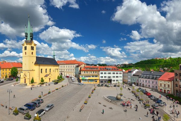 Náměstí M. G. Masaryka s kostelem sv. Jakuba Staršího v Příbrami