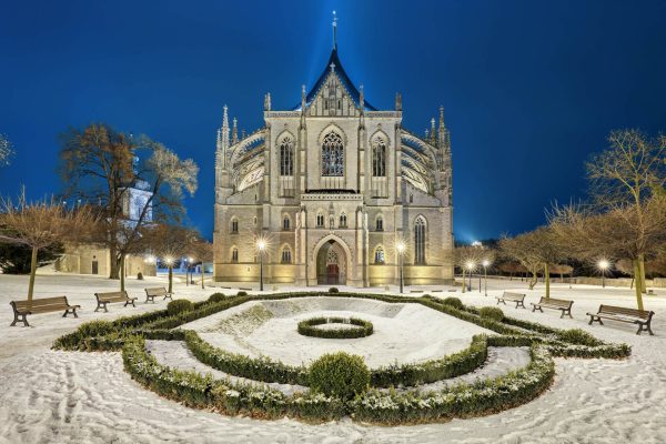 Kutná Hora, Chrám sv. Barbory, exteriér v zimě