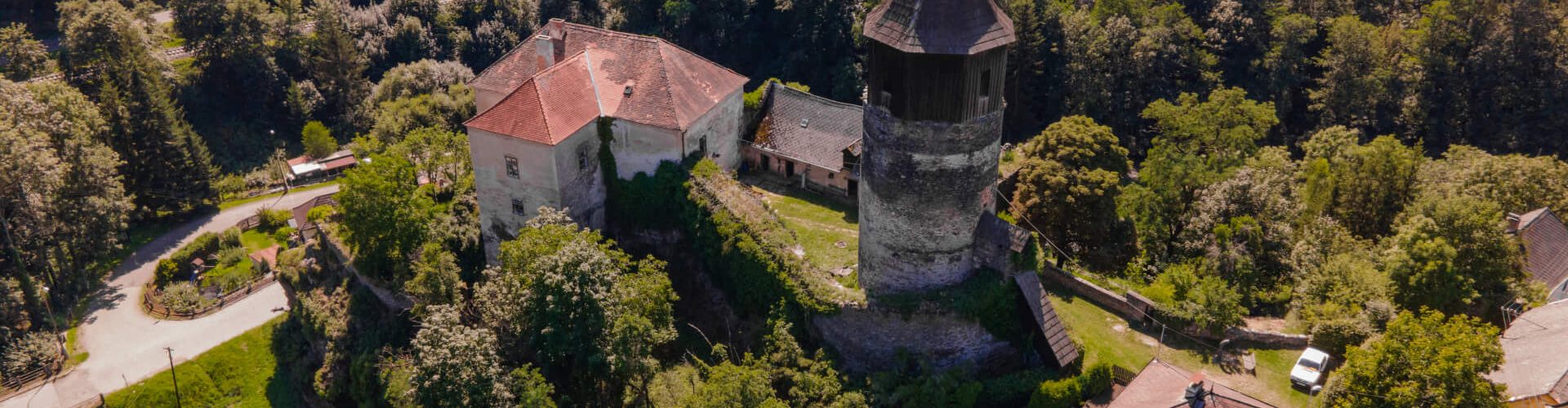 Hrad Pirkštejn, Rataje nad Sázavou