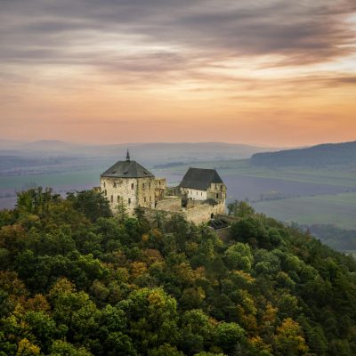 Královský hrad Točník při západu slunce