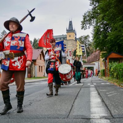 historické akce, průvod, zámek Zruč nad Sázavou