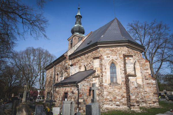 Kostel Nanebevzetí Panny Marie v Úžicích