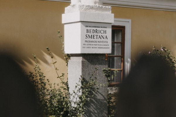 busta, smetana, lamberk
