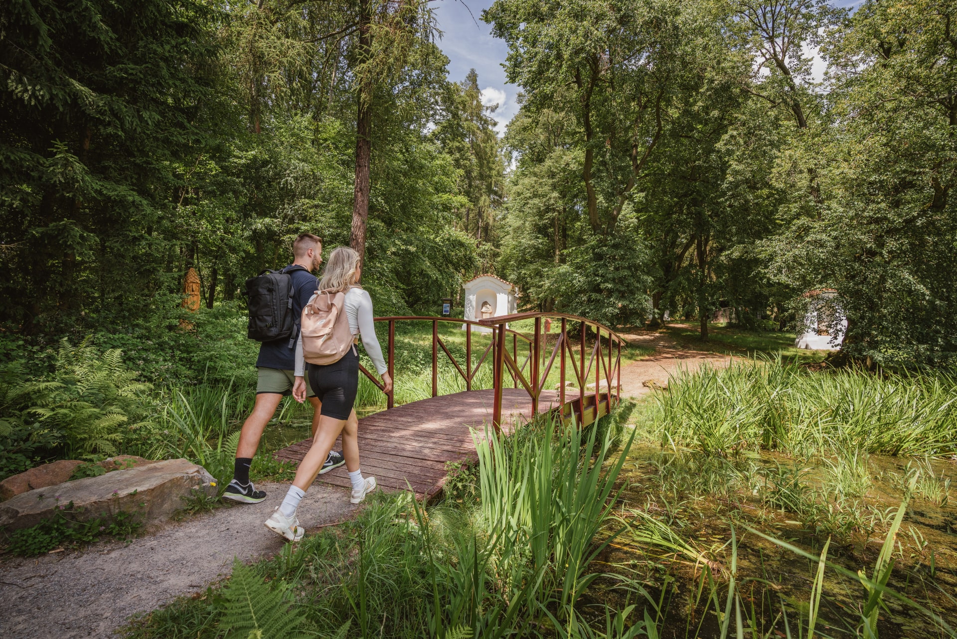 Poutní stezky jdou zase do módy. Kterou z nich se vydáte?