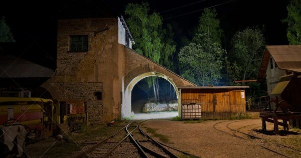 Skanzen Solvayovy lomy v noci